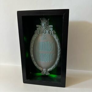 Disney Haunted Mansion Limited Edition Shadow Box Light-Up Plaque Happy Haunts